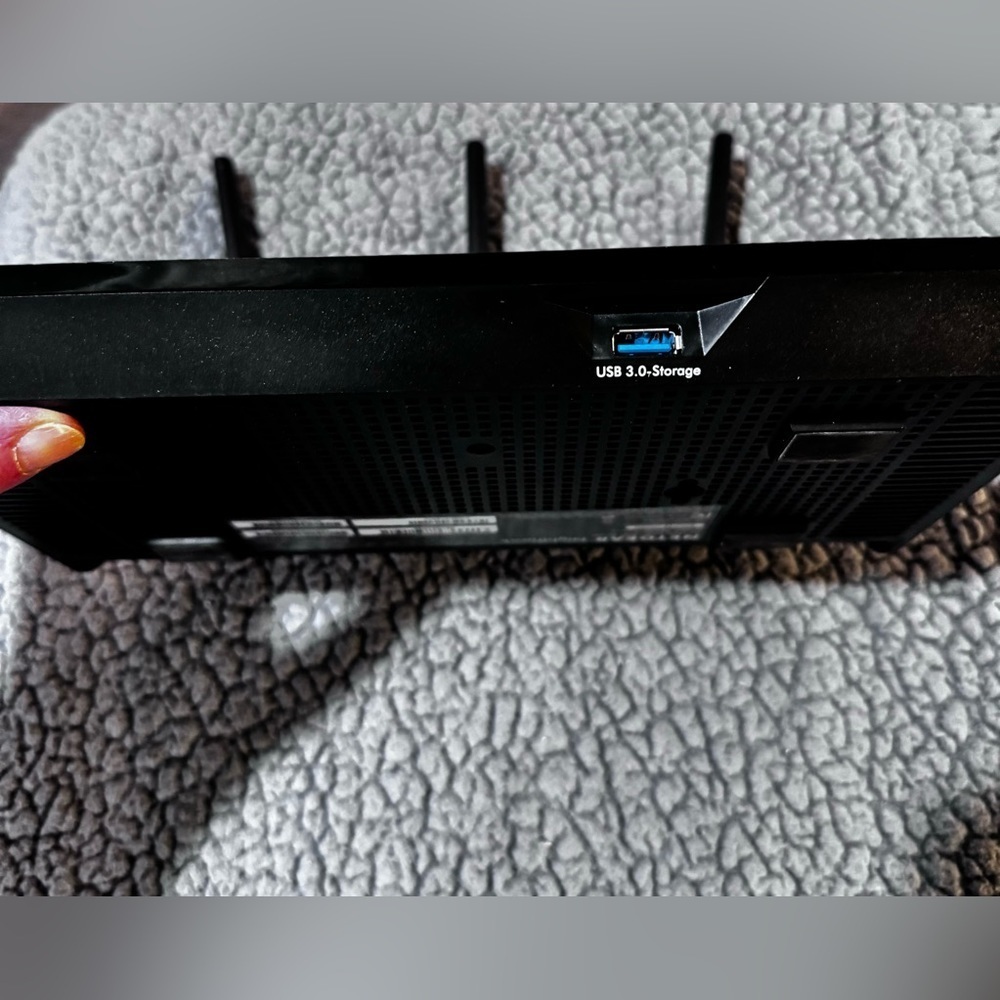 Netgear Router​​​​ - Picture 3 of 6